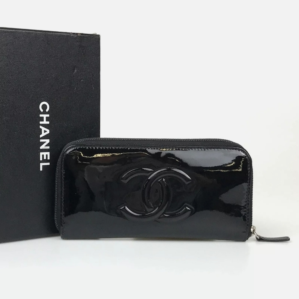 CHANEL Black Patent Leather Wallet